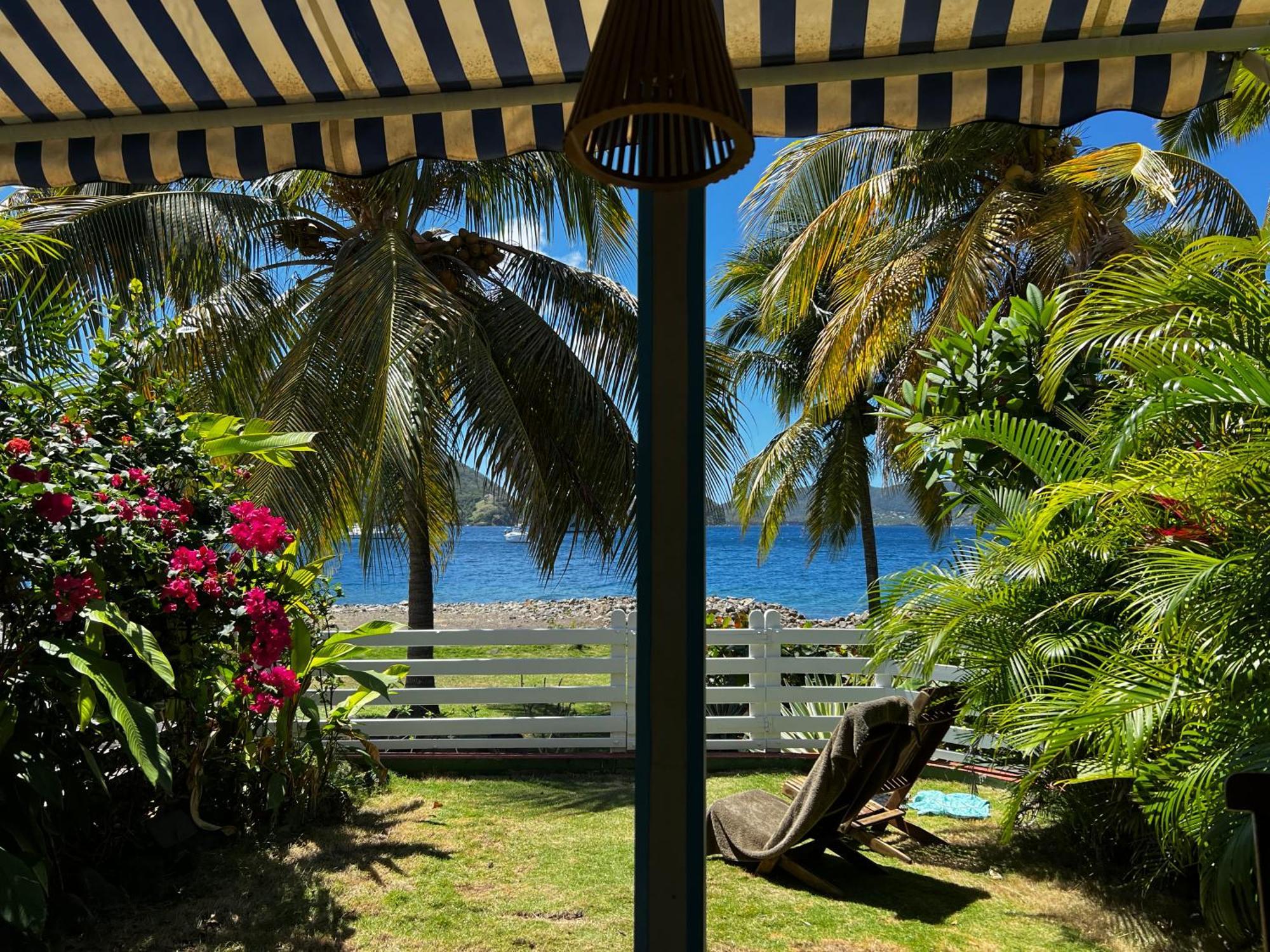 Bungalow Sucrier, Les Pieds Dans L'Eau Terre-De-Haut Exterior foto